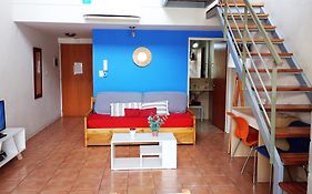 Duplex dos ambientes con terraza propia y parilla